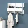 מתלה קיר למעילים או למגבות משולב עם מדף