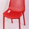 כסאות פלסטיק מעוצבים בצבע אדום