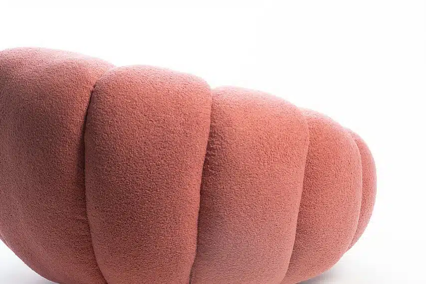כורסא בעיצוב מודרני - כורסת יחיד מעוצבת בבד ורוד - כורסאות מעוצבות סטייל מאסטר רהיטים - רהיטים איכותיים לבית ולמשרד