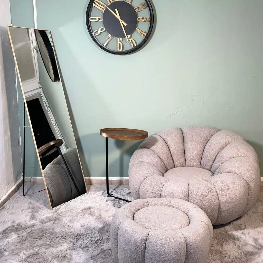 כורסא מעוצבת עם הדום - כורסת טלוויזיה מעוצבת עם הדום - כורסאות מעוצבות סטייל מאסטר רהיטים - רהיטים איכותיים לבית ולמשרד