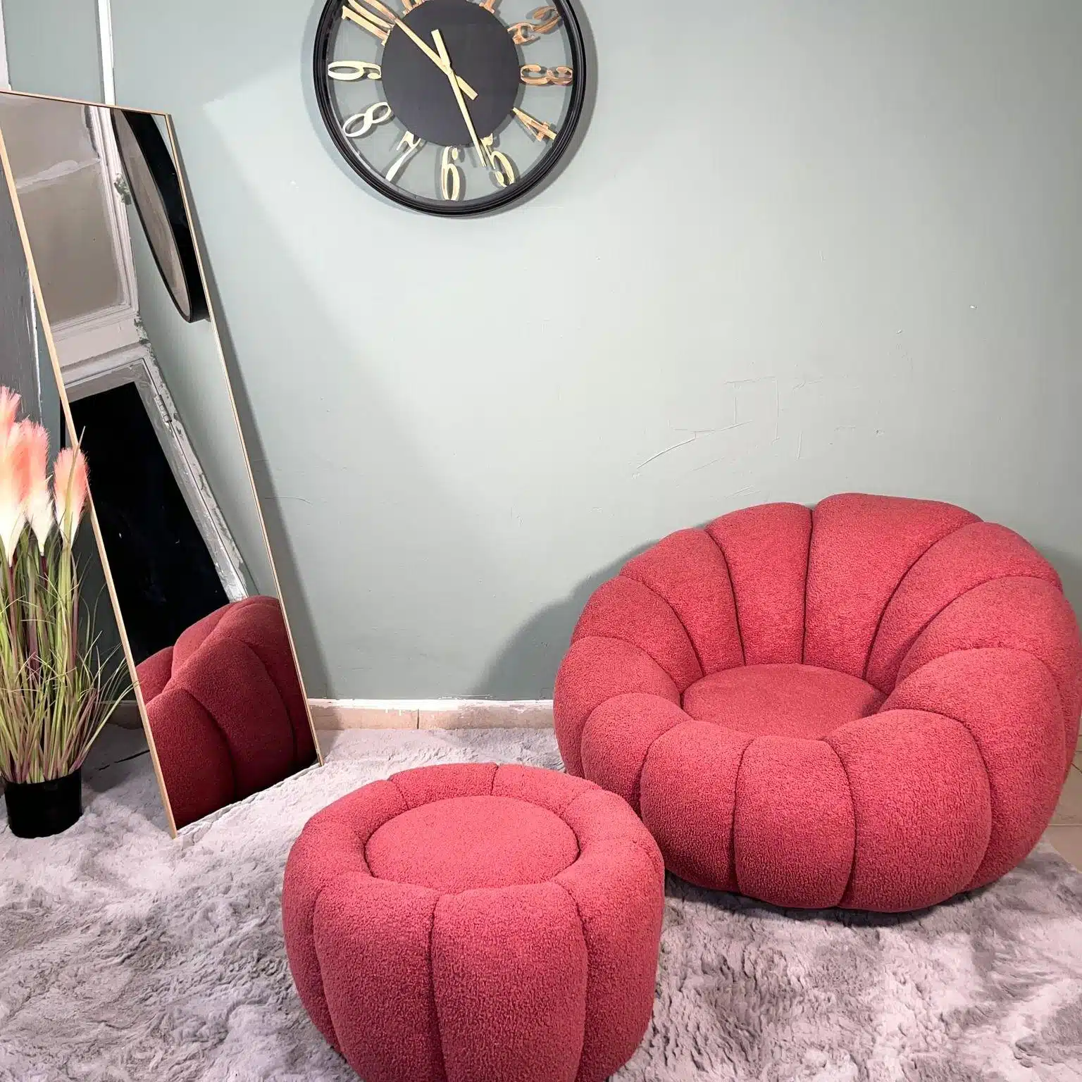 כורסא עם הדום במבצע - כורסת יחיד מעוצבת בבד ורוד - כורסאות מעוצבות סטייל מאסטר רהיטים - רהיטים איכותיים לבית ולמשרד