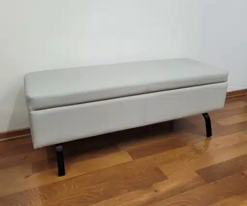 הדום ספסל מרופד