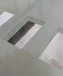 שולחן לפינת אוכל מעוצב מעץ וזכוכית