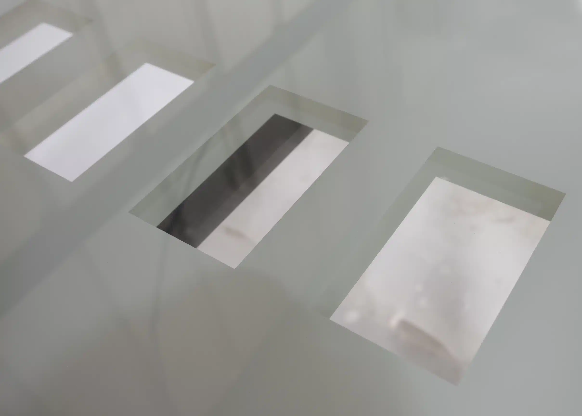 שולחן לפינת אוכל מעוצב מעץ וזכוכית - שולחן אוכל נפתח - כל הרהיטים סטייל מאסטר רהיטים - רהיטים איכותיים לבית ולמשרד שולחן לפינת אוכל מעוצב מעץ וזכוכית