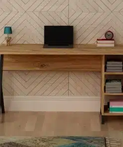 שולחן עבודה עם מדפים