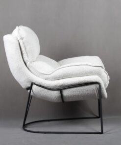 כורסא מעוצבת לבן