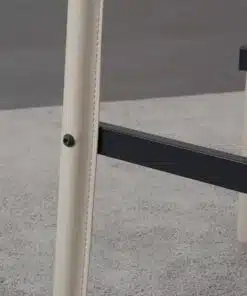 כסא בר מרופד בצבע בז' דמוי עור