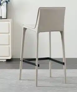 כסאות מרופדים דמוי עור