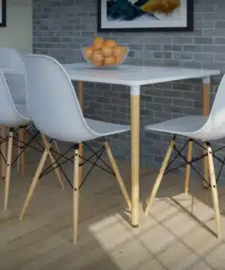 פינת אוכל במבצע