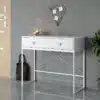 קונסולה לכניסה בצבע לבן