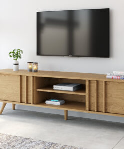 מזנון טלוויזיה לסלון בצבע אלון, עשוי מעץ מתועש עם חיפוי מלמין יצוק. 