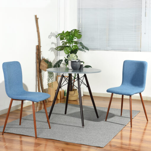 כסאות מעוצבים בצבע גינס עם רגלי עץ