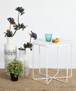 שולחן צד קטן