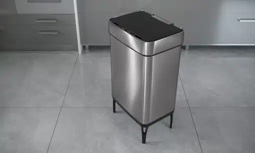 פח למטבח עם חיישן