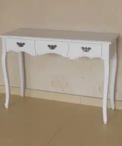 קונסולה לבנה עם מגירות