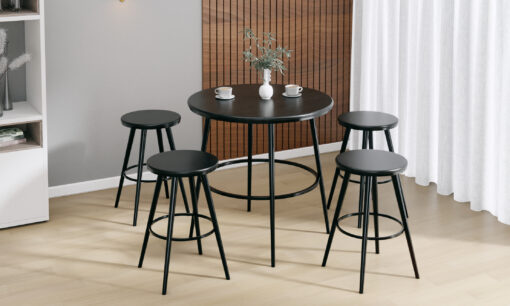 שולחן בר עגול עם ארבעה כיסאות ללא משענת