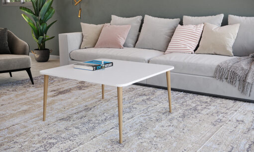 שולחן סלון לבן עם רגלי עץ בהיר