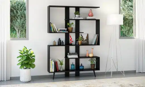ארון ספרים מעוצב בצבע שחור