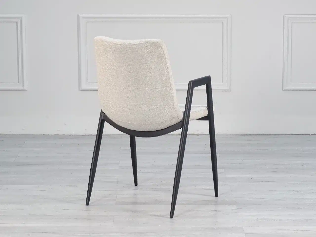 כסאות מעצבים עם משענות ידיים - כסאות פינת אוכל מעוצבים בסגנון קלאסי עם משענות ידיים - רהיטים מעוצבים לבית ולמשרד - איכות פרימיום | סטייל מאסטר רהיטים כסאות מעצבים עם משענות ידיים