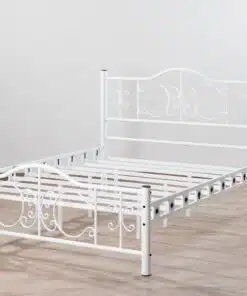 מיטה לבנה ממתכת רוחב 120