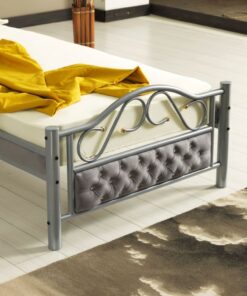 מיטת יחיד בעיצוב קלאסי