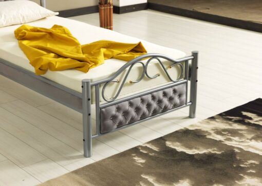 מיטת יחיד בעיצוב קלאסי