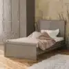 מיטת יחיד בצבע אפור