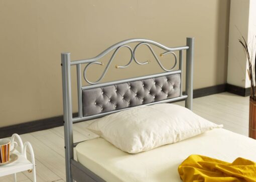 מיטת יחיד ממתכת בצבע אפור