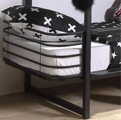 מיטת קומתיים בצבע שחור במבצע