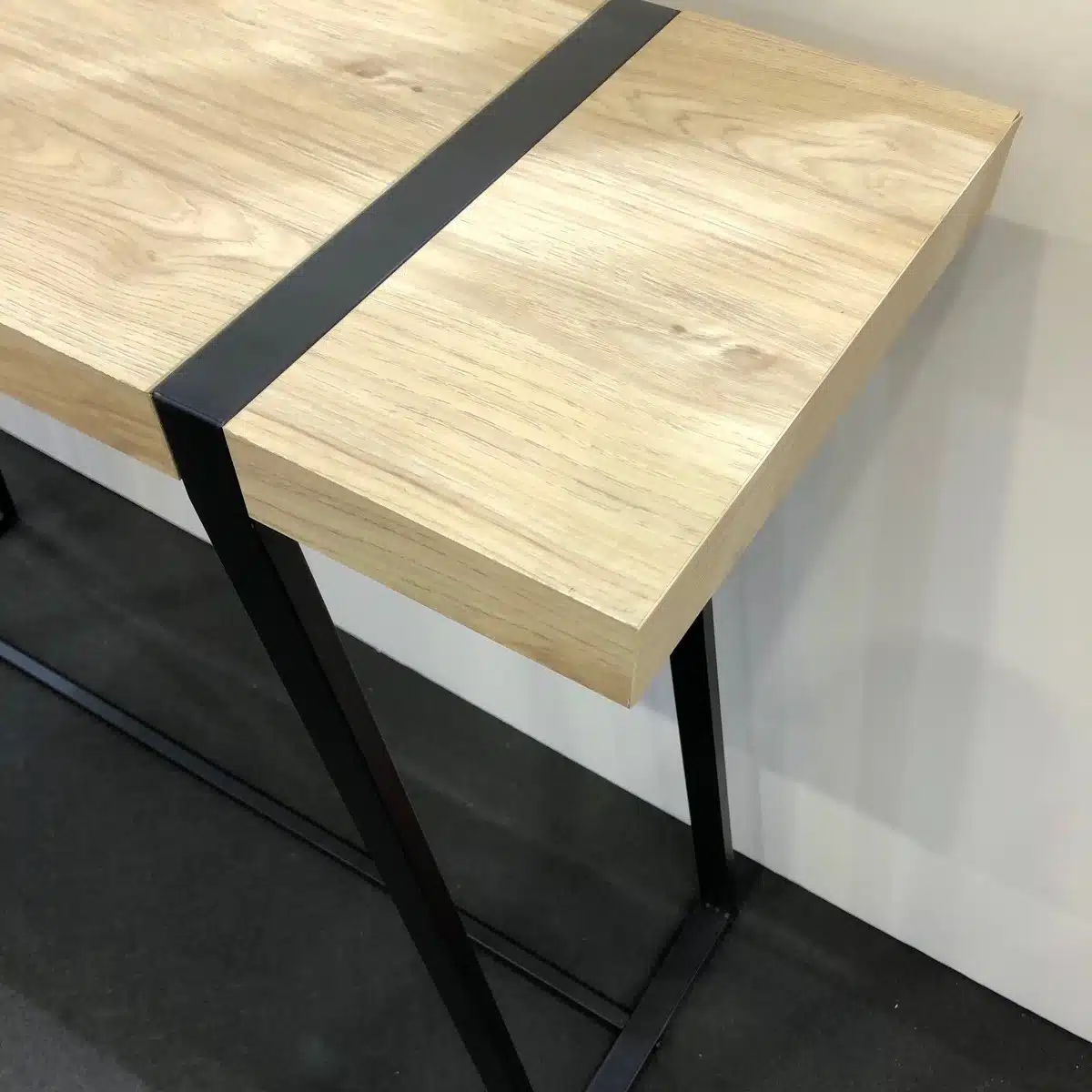 שולחן לכניסה לבית - קונסולה צרה לכניסה לבית - כל הרהיטים סטייל מאסטר רהיטים - רהיטים איכותיים לבית ולמשרד שולחן לכניסה לבית