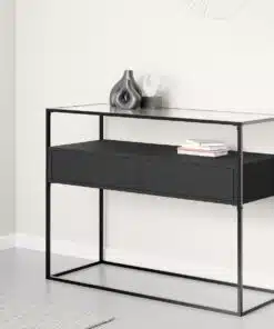 קונסולה שחורה לכניסה לבית