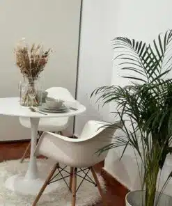 שולחן אירוח עגול לבן