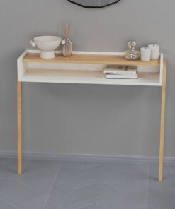 קונסולה צרה לכניסה