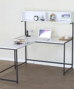 שולחן עבודה לבן פינתי עם מדפים