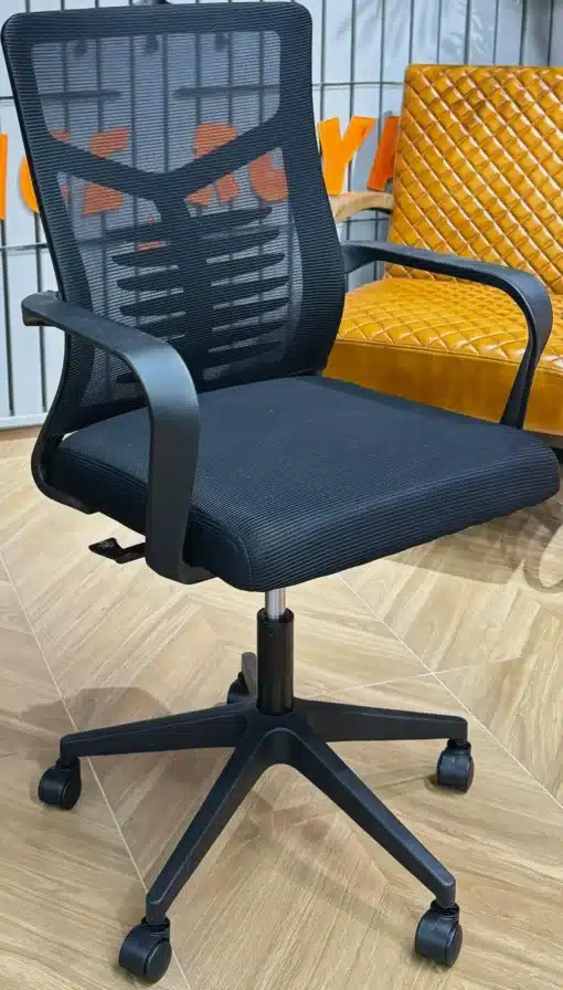 ⁦כסא אורתופדי עם תמיכה מושלמת ועיצוב אלגנטי לעבודה יעילה ונוחה⁩ – תמונה ⁦4⁩