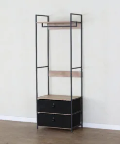 ארון פתוח עם תלייה