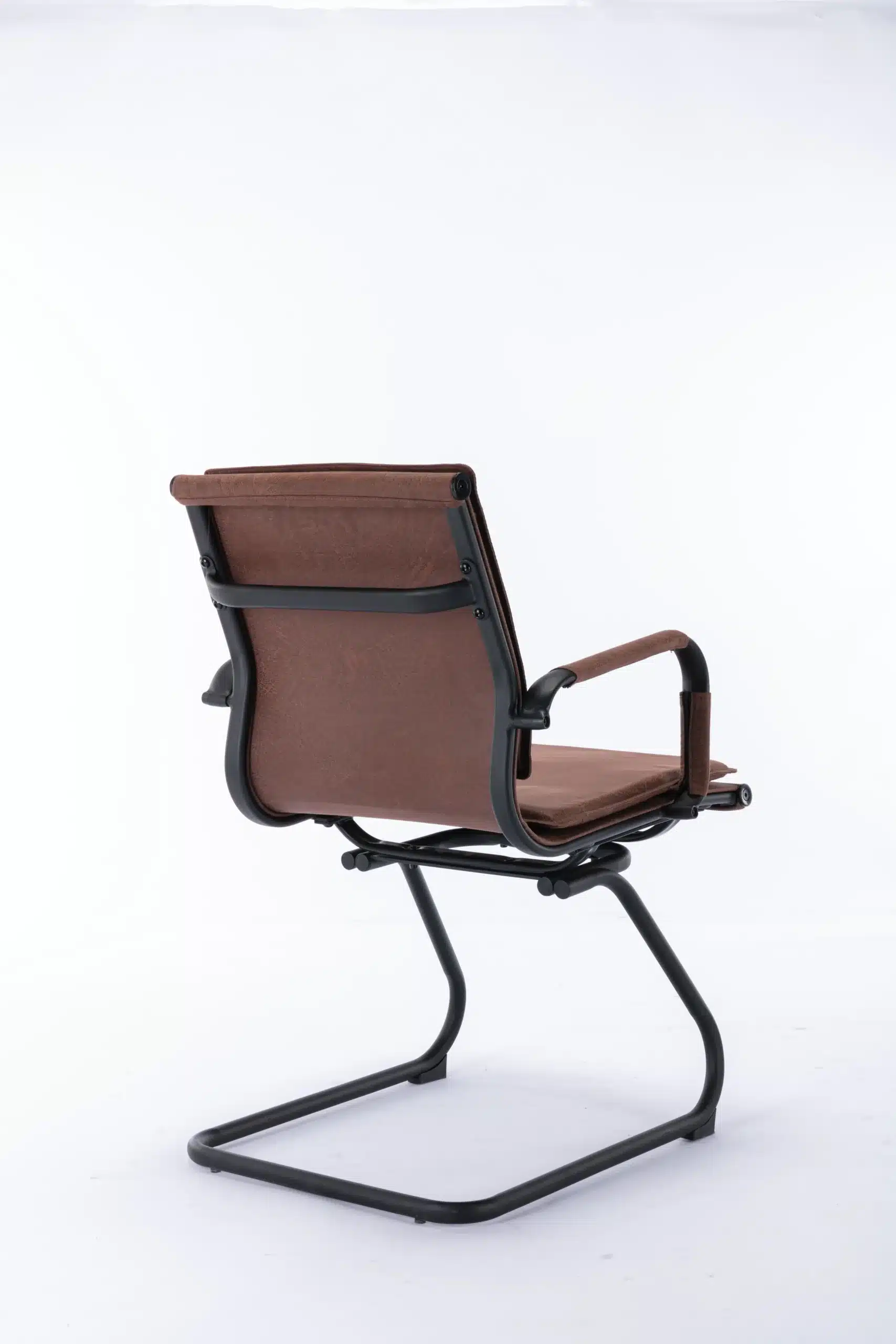 כסאות אורח למשרד סטייל מאסטר - כיסא אירוח למשרד בעיצוב יוקרתי דמוי עור חום - כסאות אורח למשרד סטייל מאסטר רהיטים - רהיטים איכותיים לבית ולמשרד כסאות אורח למשרד סטייל מאסטר