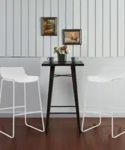 כסאות בר לבנים