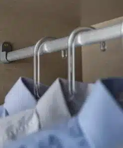 ארון בגדים עם מראה