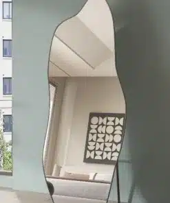 מראה על רגליים