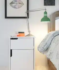 שידת לילה לבנה