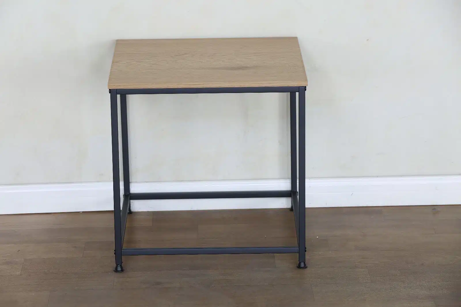 gallery_barchair_77716_2jpg - תקציר מוצר – שולחן צד מרבע לסלון בגוון אלון - כל הרהיטים סטייל מאסטר רהיטים - רהיטים איכותיים לבית ולמשרד