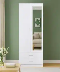ארון בגדים עם מראה