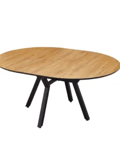 שולחן אוכל לאירוח