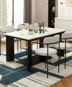 כיסא עם ידיות