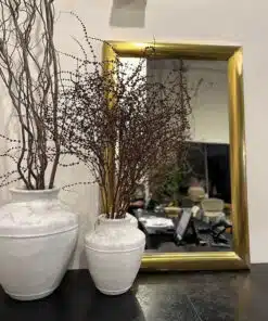 מראה קיר זהובה