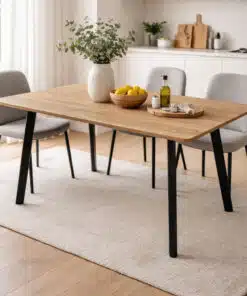 שולחן אוכל קטן