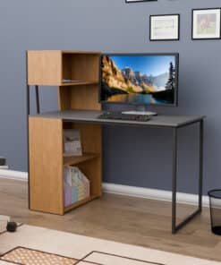 שולחן מחשב עם מדפים מובנים