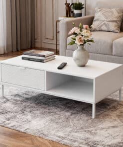 שולחן סלון עם אחסון