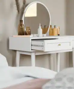 שידת איפור סקנדינבית